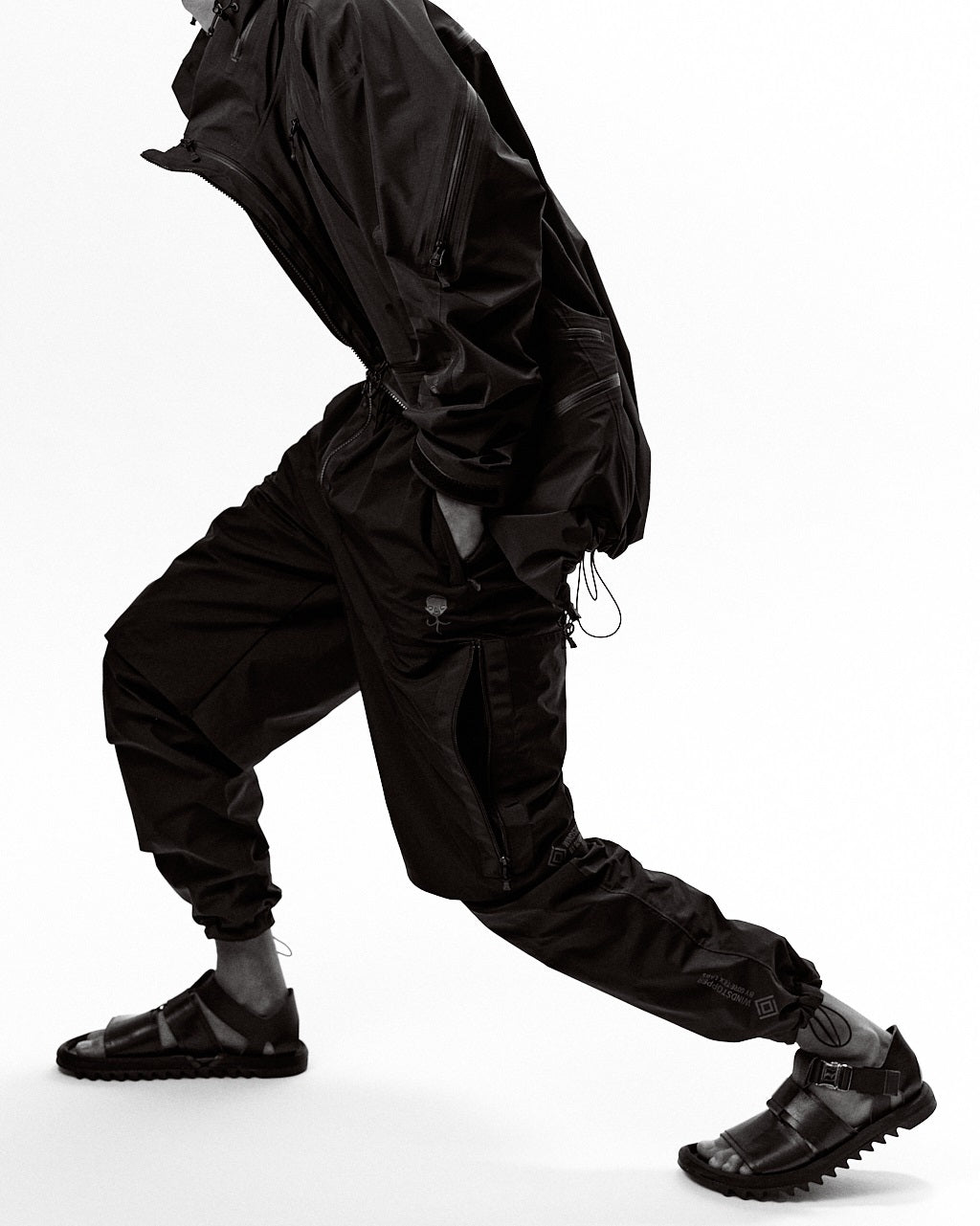 【D-VEC×ALMOSTBLACK】WINDSTOPPER TROUSERS